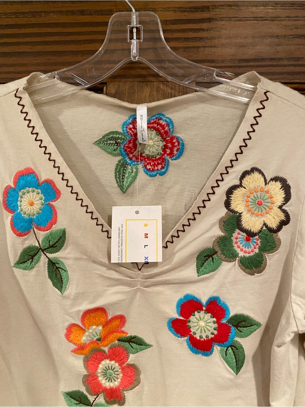White Stag Cream Long-Sleeve V-Neck Top with Multicolor Floral Embroidery Small - Picture 4 of 10